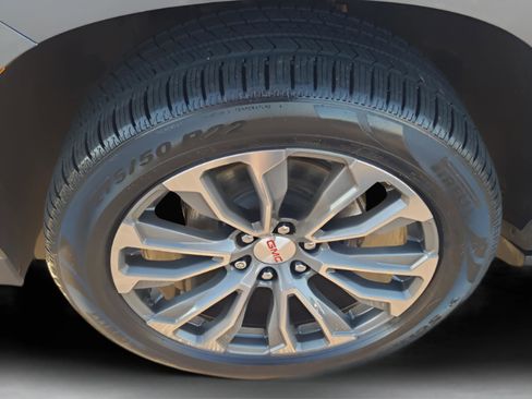 Used 2021 GMC Yukon XL Denali w/ Denali Premium Package image 10