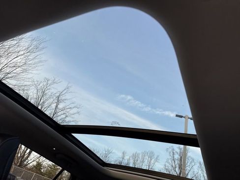 Used 2022 Jeep Grand Cherokee Limited image 5