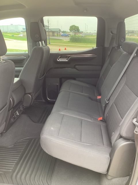 Used 2024 Chevrolet Silverado 1500 LT AWD/4WD image 7