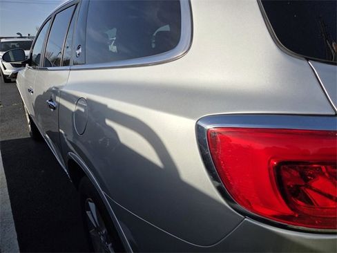 Used 2017 Buick Enclave Leather image 5