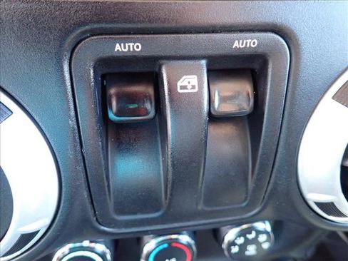 Used 2013 Jeep Wrangler Sahara w/ Dual Top Group AWD/4WD image 18