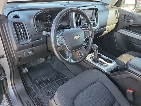 Used 2022 Chevrolet Colorado LT w/ LT Convenience Package image 9