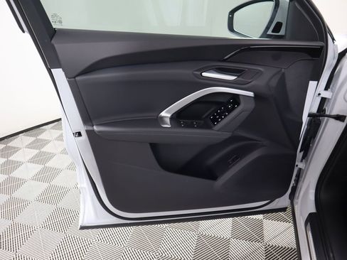 Used 2025 Audi Q5 Premium w/ Convenience Package image 26