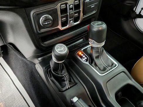 Used 2021 Jeep Wrangler Unlimited Sahara w/ Cold Weather Group image 16