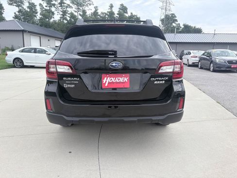 Used 2016 Subaru Outback 2.5i Premium AWD/4WD image 5