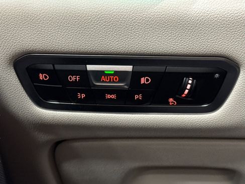 Used 2019 BMW X5 xDrive40i w/ M Sport Package image 32