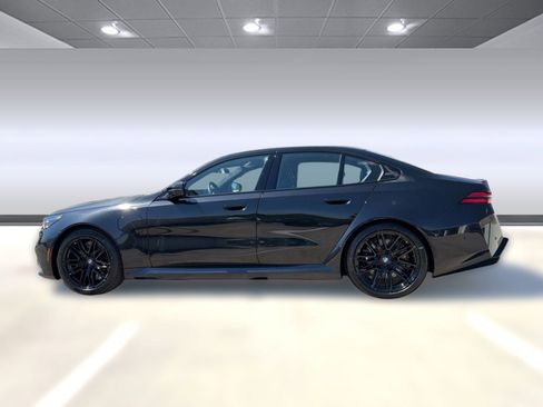 New 2026 BMW M5 w/ Executive Package image 2