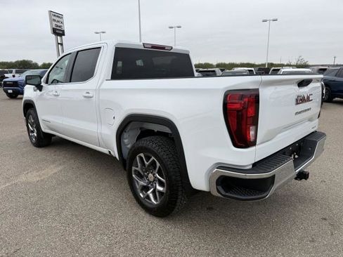 New 2026 GMC Sierra 1500 SLE image 6