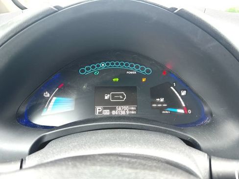 Used 2015 Nissan Leaf FWD image 11