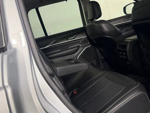 Used 2023 Jeep Grand Cherokee 4WD 4xe w/ Luxury Tech Group II image 29