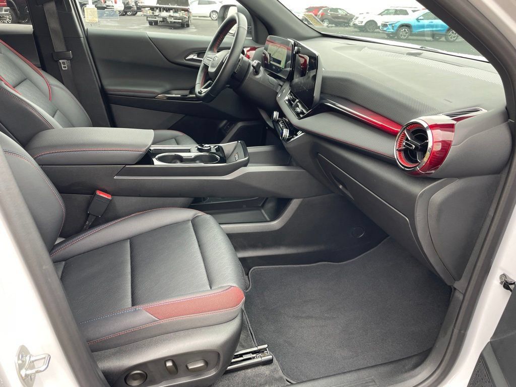 Used 2025 Chevrolet Equinox RS w/ Safety and Technology Package AWD/4WD image 25