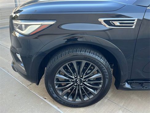 Certified 2024 INFINITI QX80 Sensory image 9