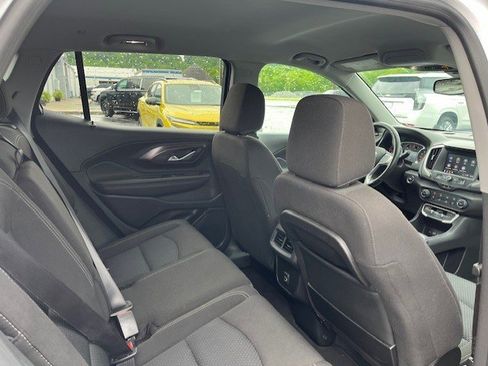 Used 2022 GMC Terrain SLE image 38