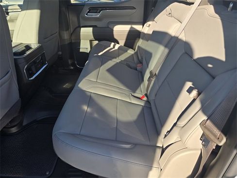 New 2026 GMC Sierra 1500 SLT image 7