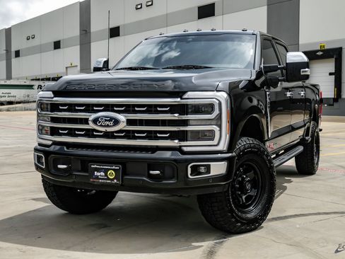 Used 2024 Ford F350 Platinum w/ Tremor Off-Road Package AWD/4WD image 5