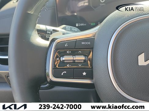 Certified 2025 Kia Carnival SX Prestige FWD image 26