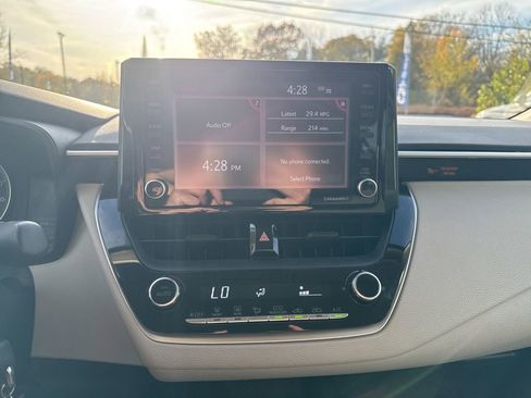 Used 2022 Toyota Corolla LE image 15