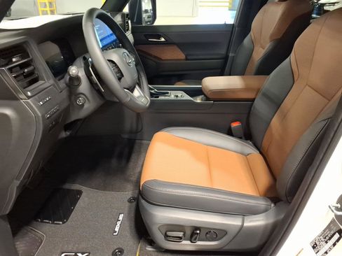 New 2026 Lexus GX 550 image 5