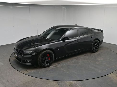 Used 2018 Dodge Charger R/T w/ Blacktop Package image 44