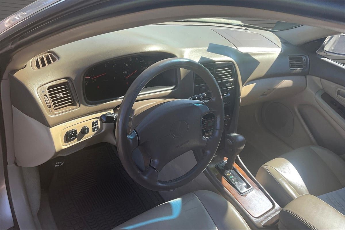 Used 2000 Lexus ES 330 w/ Lexus Value Pkg FWD image 14