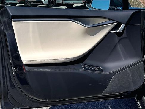 Used 2018 Tesla Model S 75D image 24