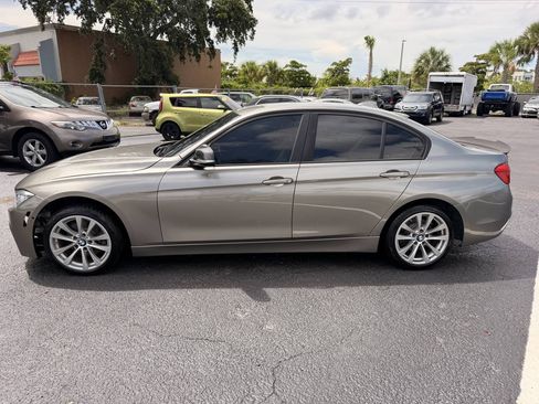 Used 2017 BMW 320i Sedan RWD image 4