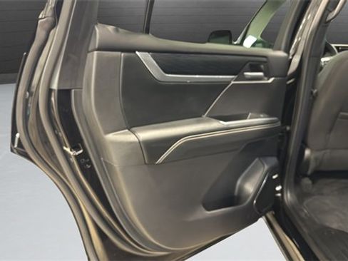 Used 2025 GMC Acadia Elevation image 27