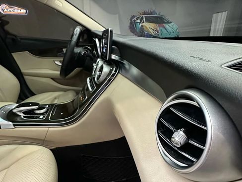 Used 2015 Mercedes-Benz C 300 Sedan image 29