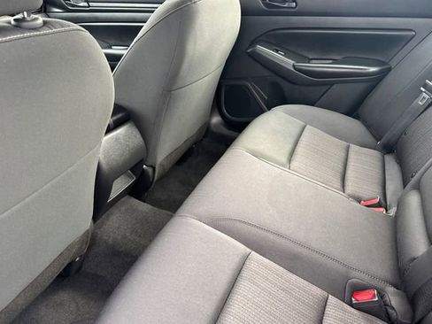 Used 2025 Nissan Altima 2.5 S image 13