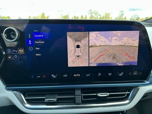 Used 2025 Chevrolet Equinox EV LT FWD image 42