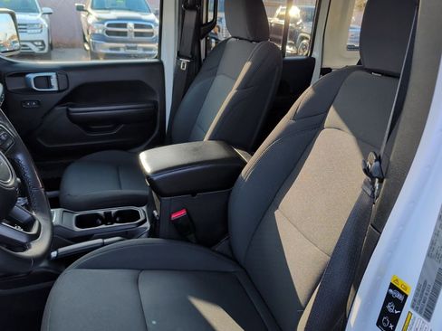 Used 2022 Jeep Wrangler Unlimited Sport image 11