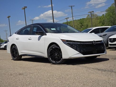 New 2026 Nissan Sentra SR w/ SR Premium Package FWD image 2