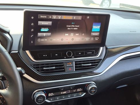 Used 2025 Nissan Altima 2.5 SR w/ SR Premium Package FWD image 23