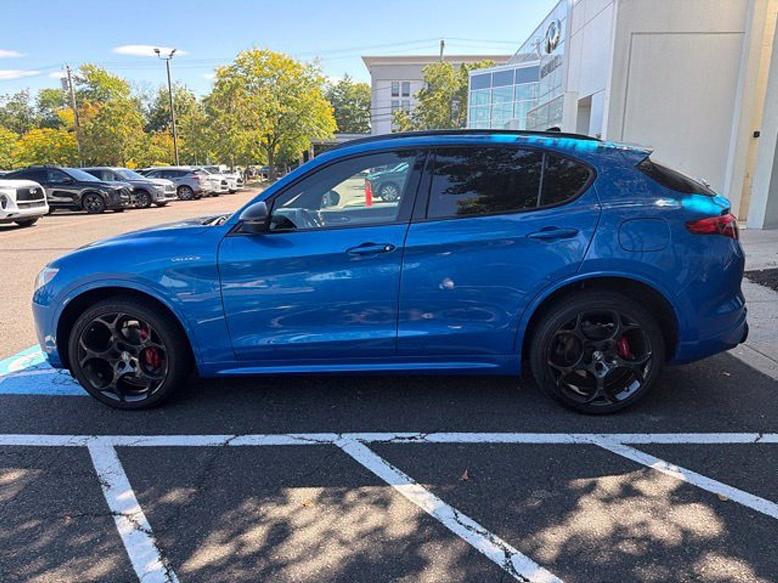 Used 2023 Alfa Romeo Stelvio Veloce AWD/4WD image 9