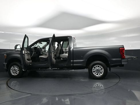 Used 2019 Ford F250 XL w/ STX Appearance Package AWD/4WD image 27