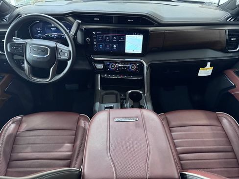 Certified 2025 GMC Sierra 2500 Denali Ultimate AWD/4WD image 14