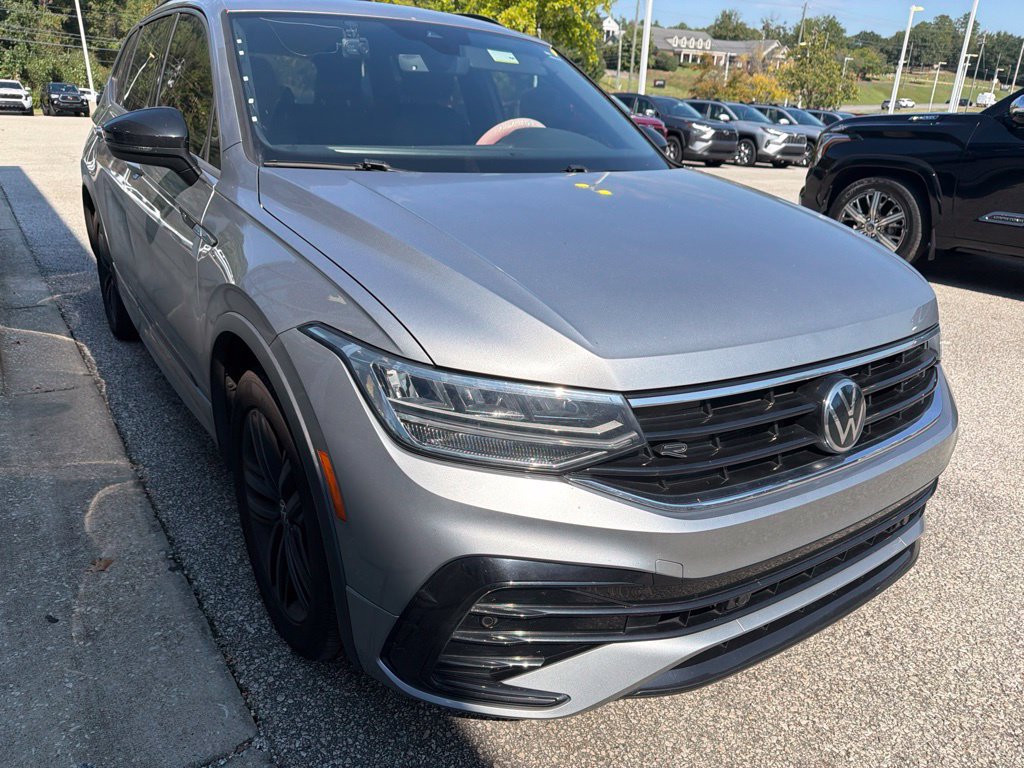 Used 2022 Volkswagen Tiguan SE R-Line FWD image 4