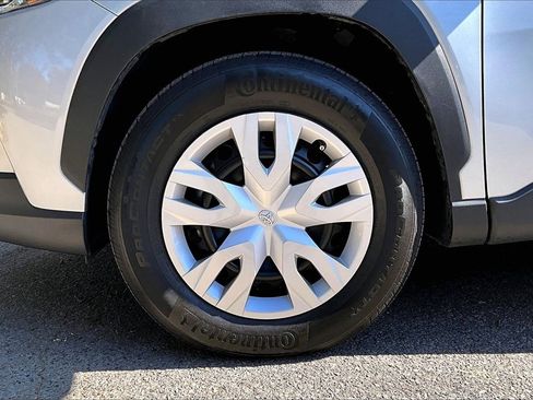 Used 2024 Toyota Corolla Cross L image 31