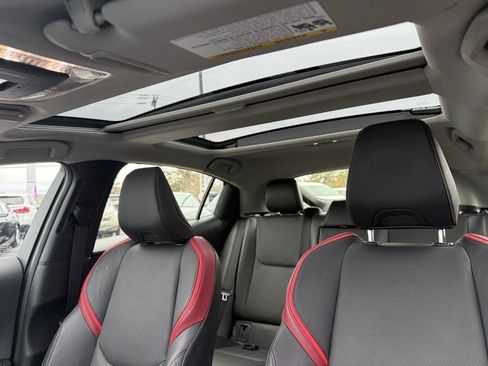 Used 2024 Toyota Prius Prime Premium FWD image 27