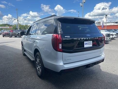 New 2025 Ford Expedition Active image 5