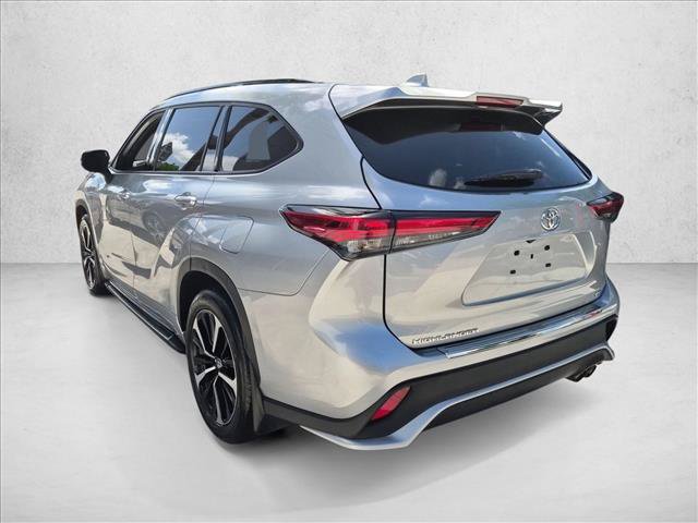 Used 2022 Toyota Highlander XSE FWD image 8