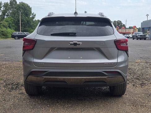 Used 2025 Chevrolet Trax ACTIV FWD image 6