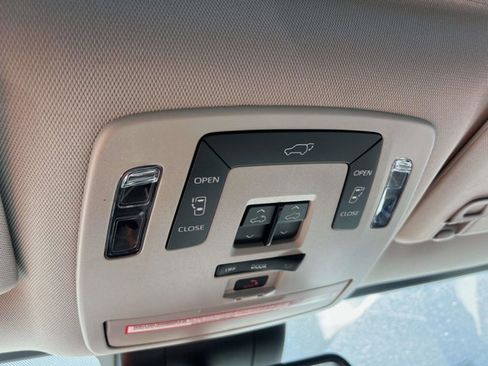 Used 2024 Toyota Sienna XLE w/ XLE Plus Package AWD/4WD image 32