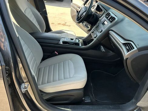 Used 2018 Ford Fusion S FWD image 11