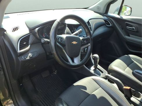 Used 2018 Chevrolet Trax LT w/ LT Convenience Package AWD/4WD image 8