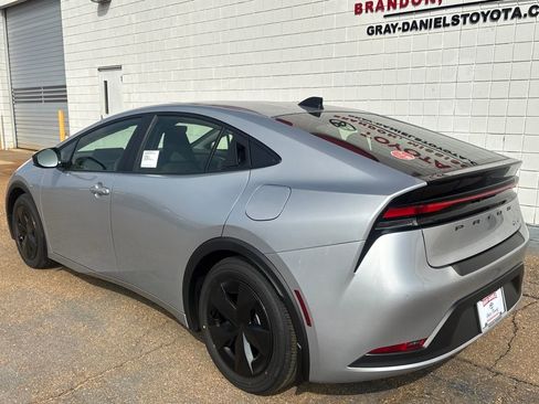 New 2026 Toyota Prius LE image 2