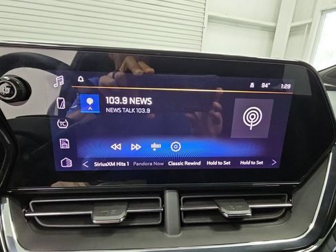 Used 2024 Chevrolet Trax RS FWD image 16
