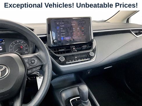 Used 2023 Toyota Corolla LE FWD image 7