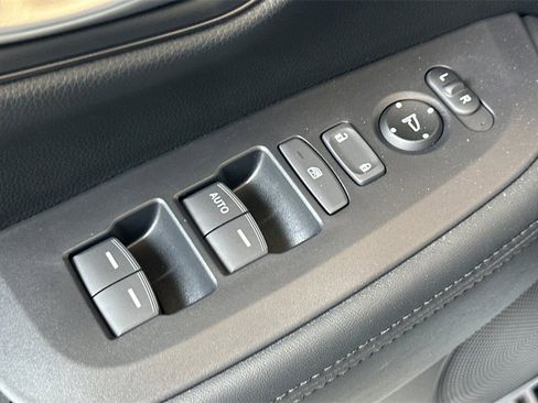 New 2026 Honda HR-V LX image 12