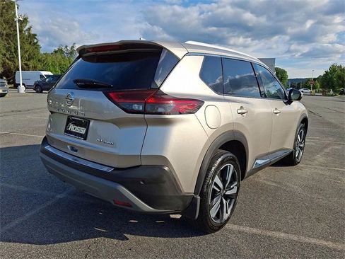 Used 2021 Nissan Rogue SL w/ Premium Package image 8